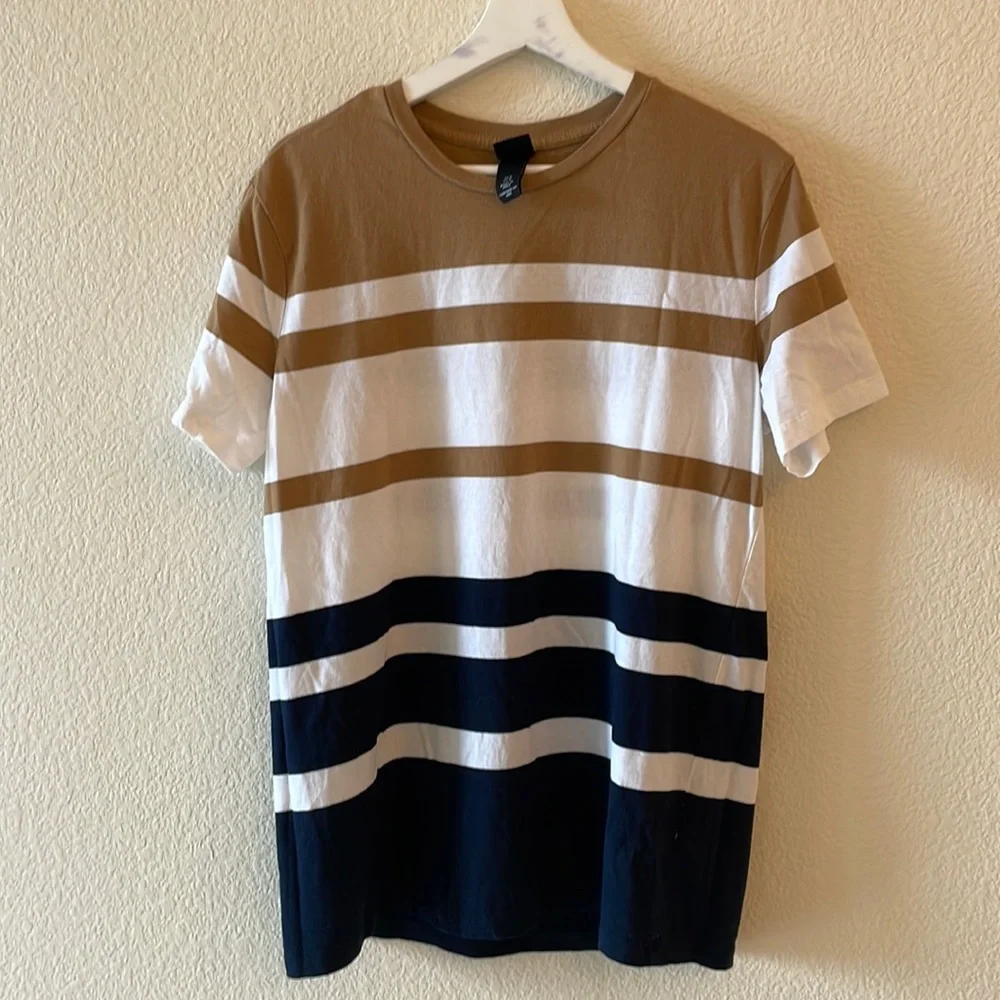 H&M T shirt - Picture 1 of 3